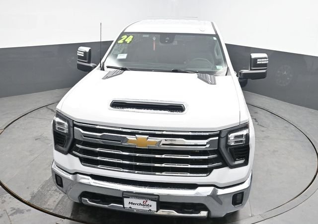 Used 2024 White Chevrolet LTZ image 18