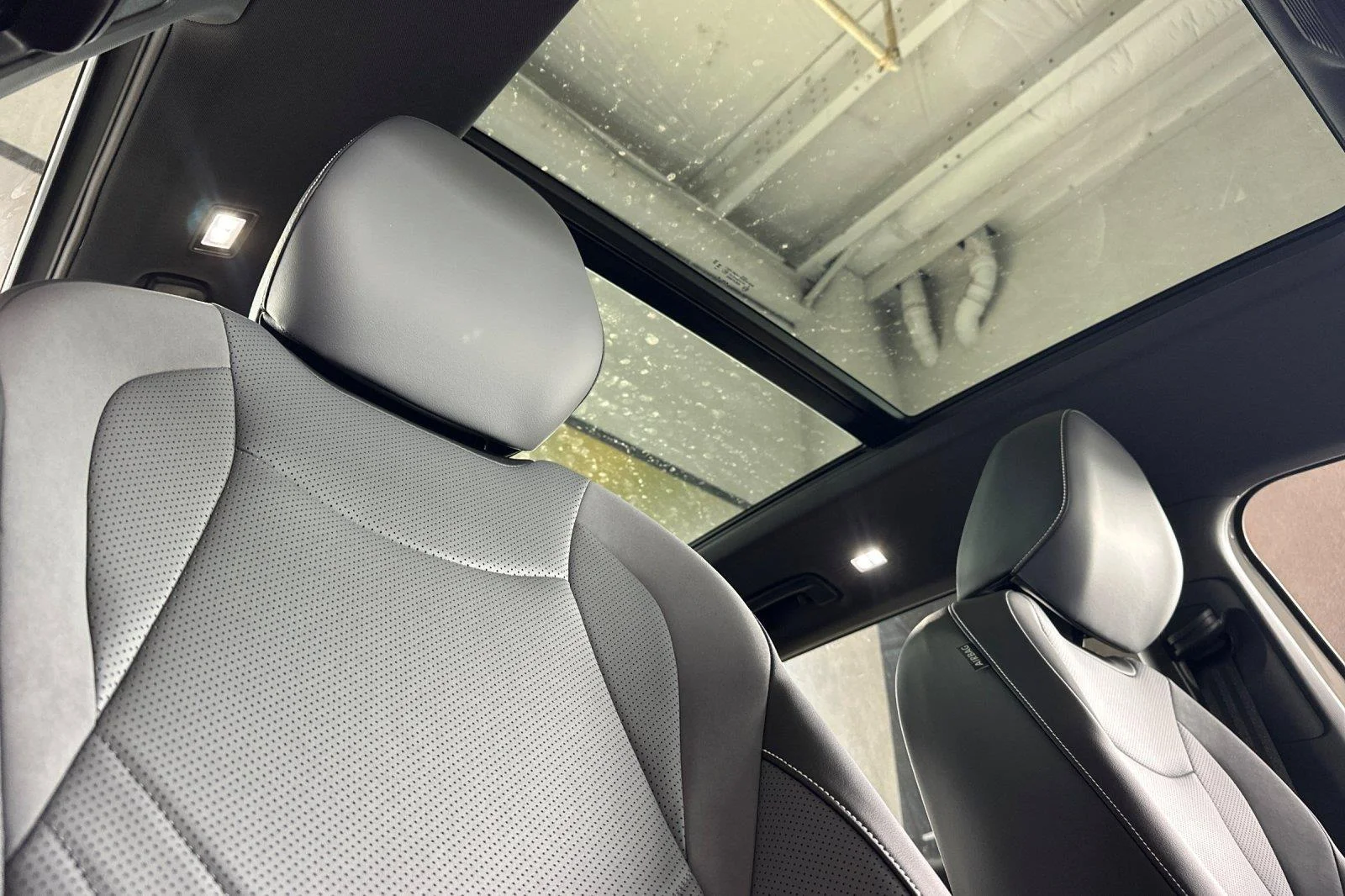 New 2026 Sandstone w/Deep Black Roof Volkswagen SE R-Line Black image 17