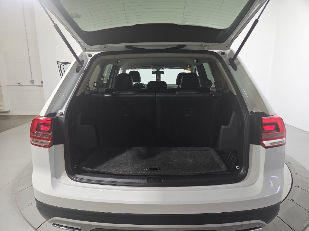 Used 2018 White Volkswagen 3.6L V6 SE image 22