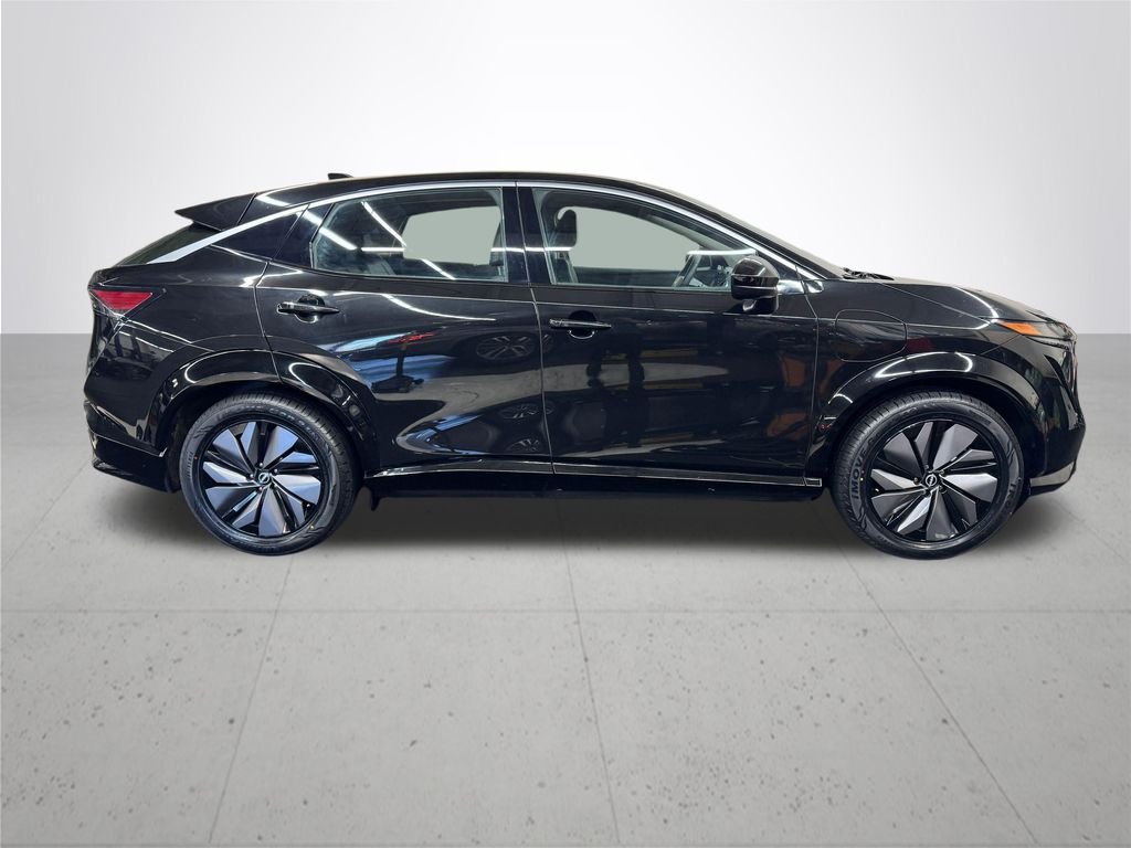 Used 2023 Black Diamond Pearl Nissan ENGAGE image 8