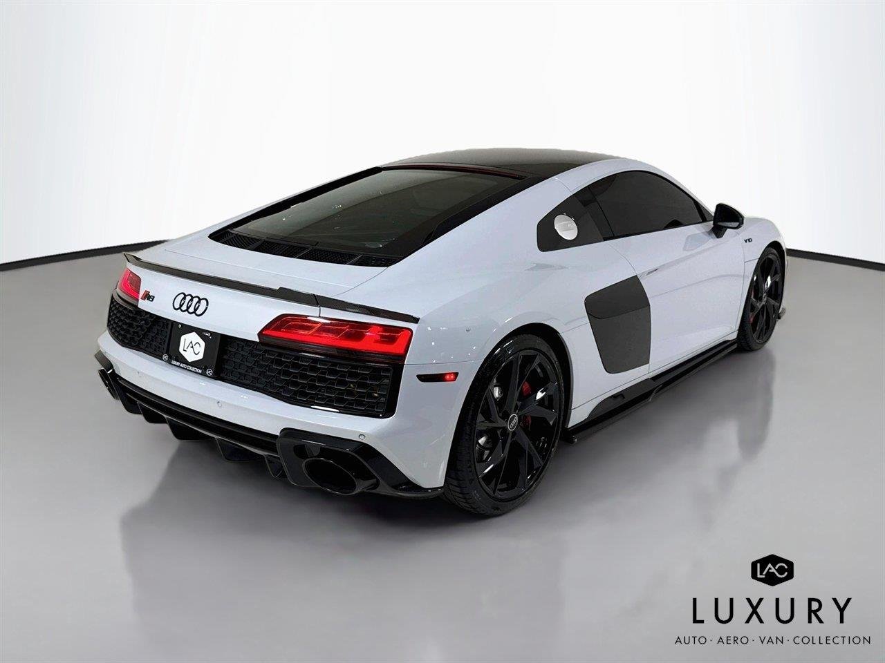 Used 2021 Suzuka Gray Metallic Audi 5.2 V10 | Carbon Ext Pkg | Diamond Stitched Int | Premium Pkg image 6