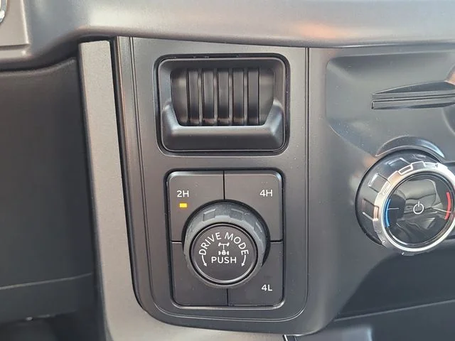 New 2026 Oxford White Ford XLT image 29