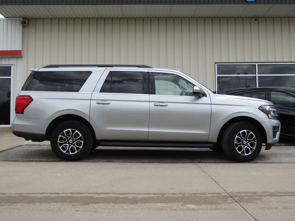 Used 2024 Silver Ford XLT image 2