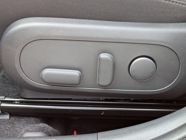 2025 Hyundai Kona SEL Convenience - Photo 21