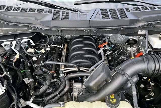Used 2024 Iconic Silver Metallic Ford XLT image 32