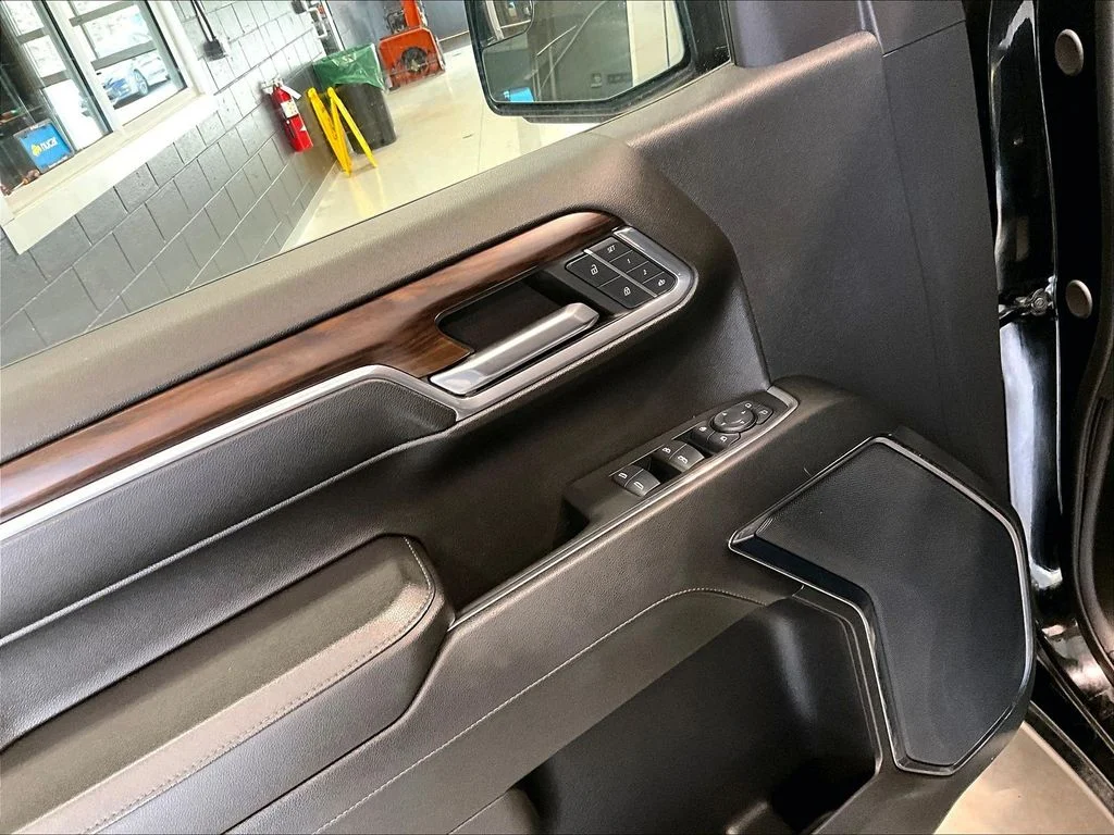 2024 GMC Sierra 1500 SLT - Photo 11