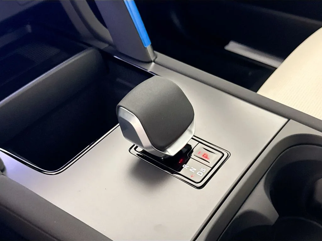 New 2026 Fuji White Land Rover Landmark image 16