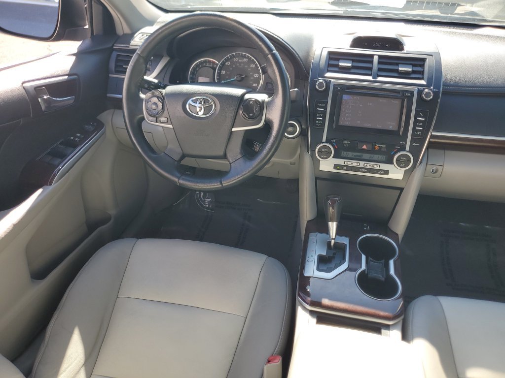 Used 2013 Cosmic Gray Mica Toyota XLE image 11