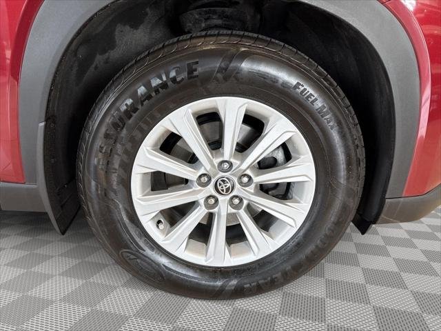 Certified Used 2024 RUBY FLARE PEARL Toyota  image 13