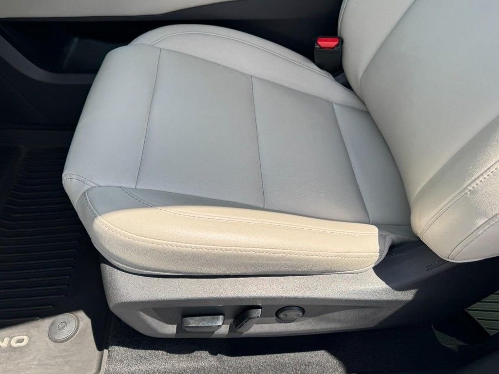 Used 2025 White Nissan SV image 14