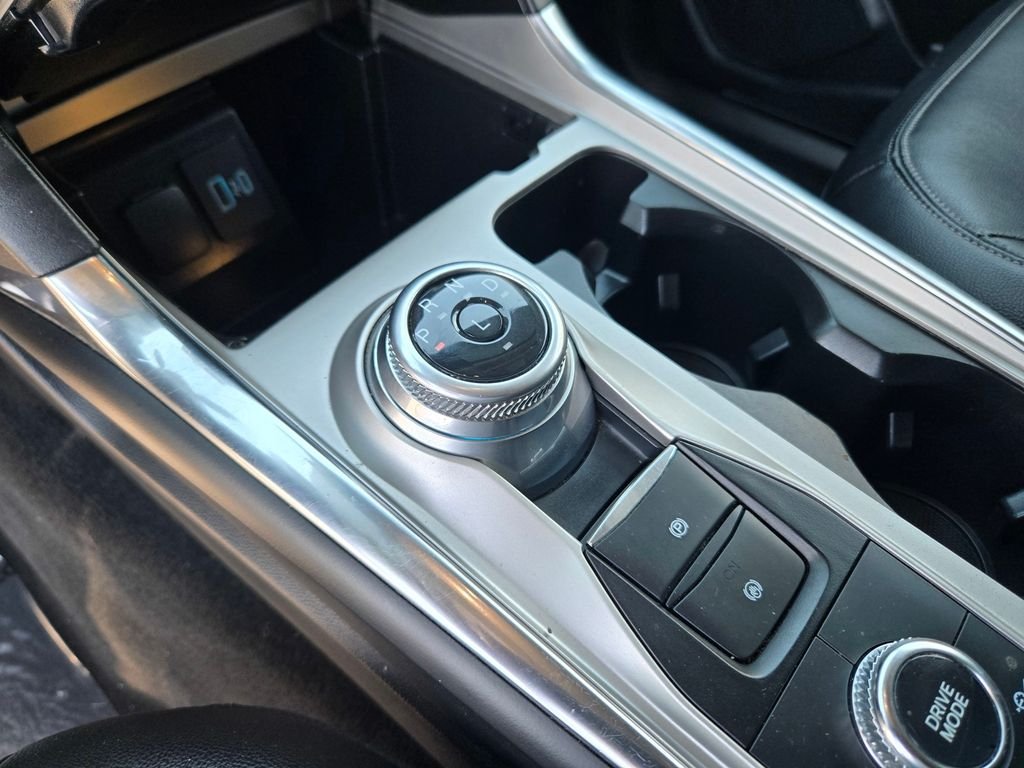 Used 2022 White Ford Limited image 14
