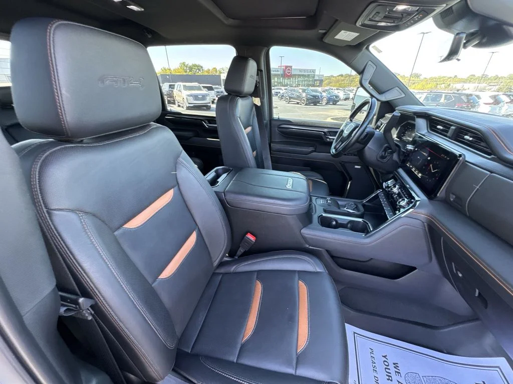 Used 2024 White GMC AT4 image 25