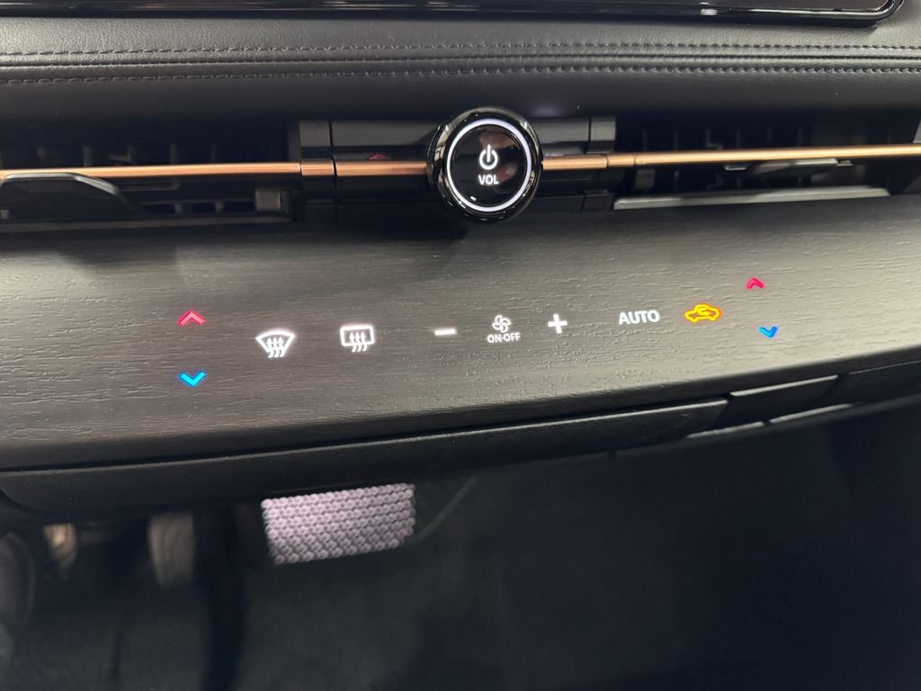 Used 2023 Gun Metallic Nissan ENGAGE image 22
