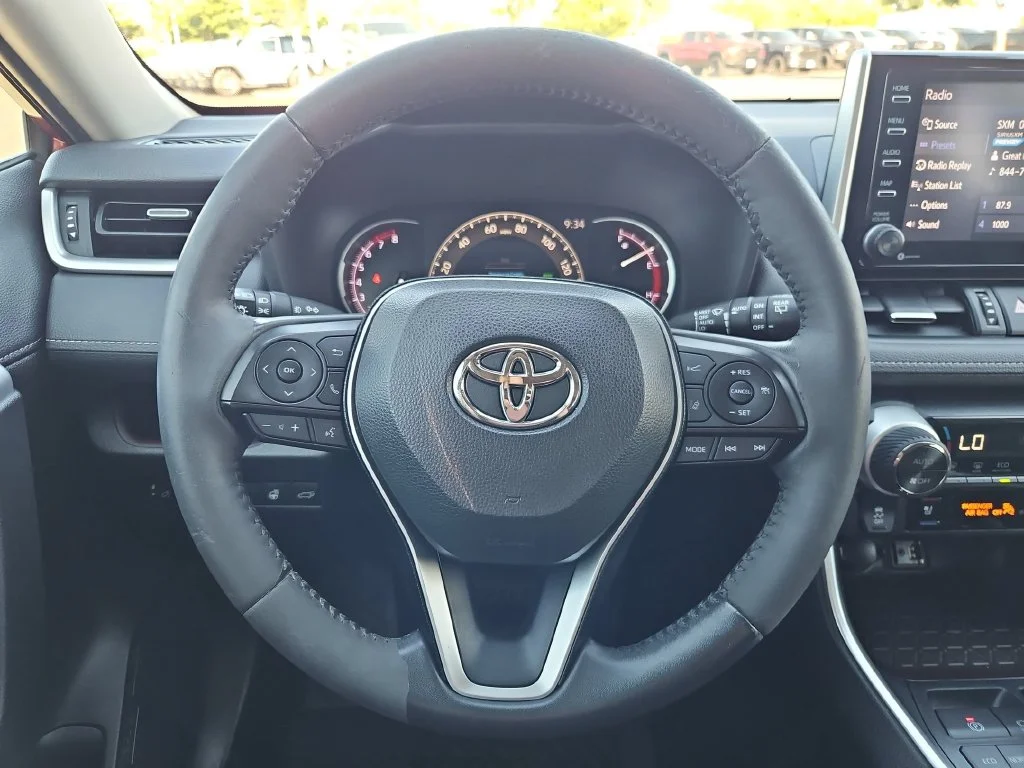 Used 2019 Pearl Toyota Limited image 14