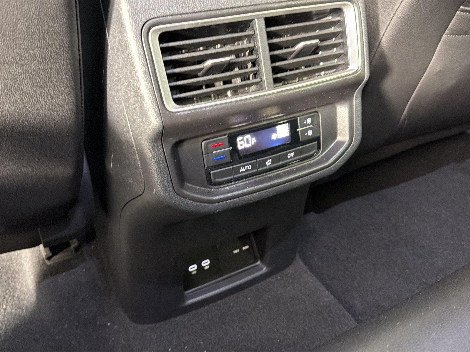 Used 2026  Volkswagen 2.0T SE w/Technology image 12