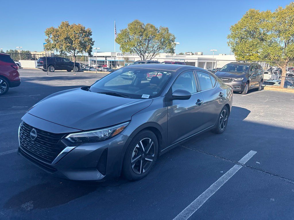Used 2025 Gray Nissan SV image 7