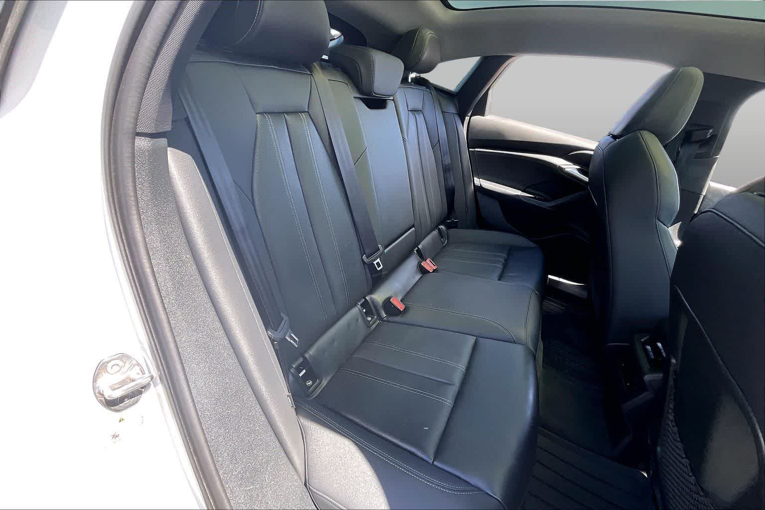 Used 2025 WHITE Audi Premium Plus image 17