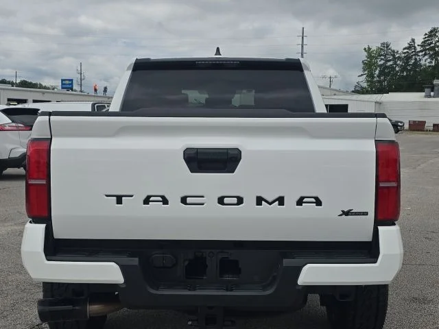 Used 2025 White Toyota SR5 image 4