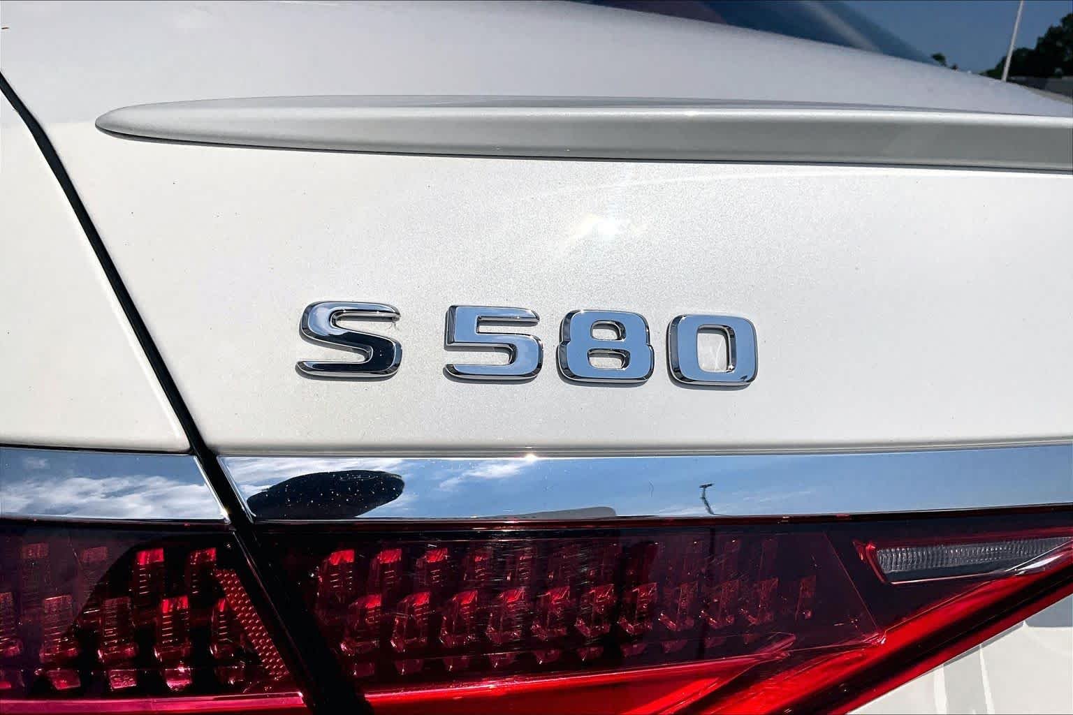 Used 2022 MANUFAKTUR Diamond White Mercedes-Benz S 580 image 30