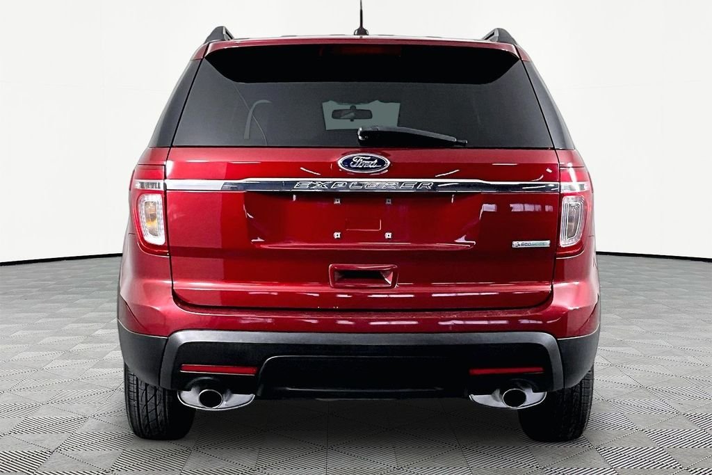 Used 2013 Red Ford Base image 4