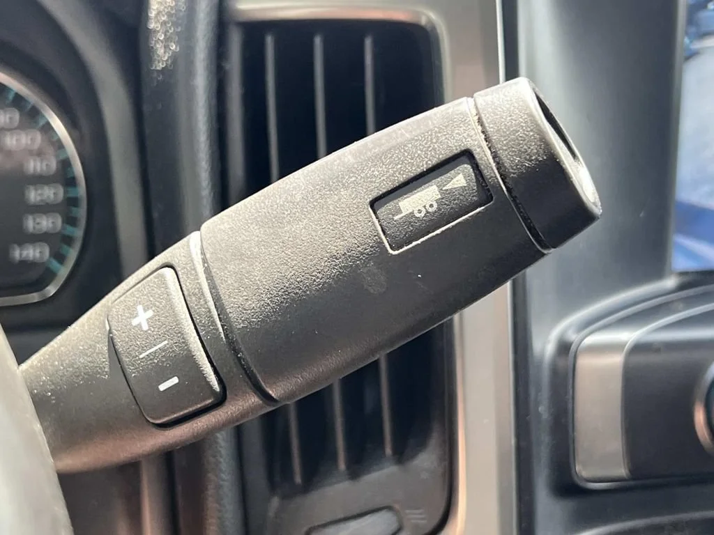 Used 2017 SILVER ICE METALLIC Chevrolet LT image 22