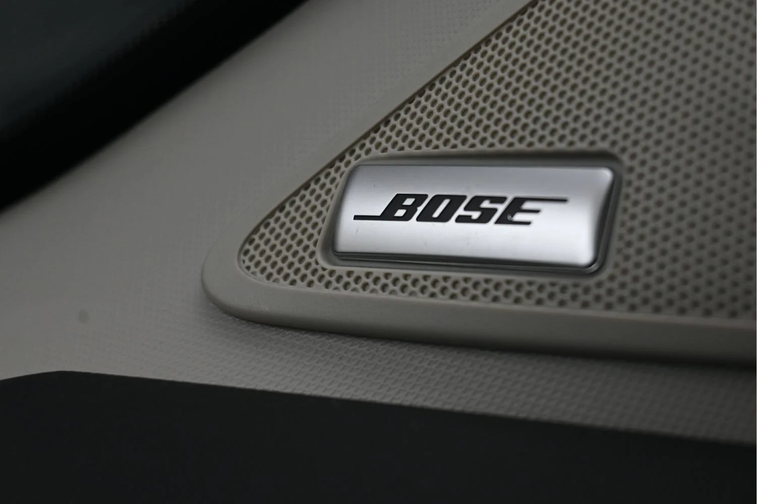 Certified Used 2024 Pearl White Tricoat Nissan SL image 21
