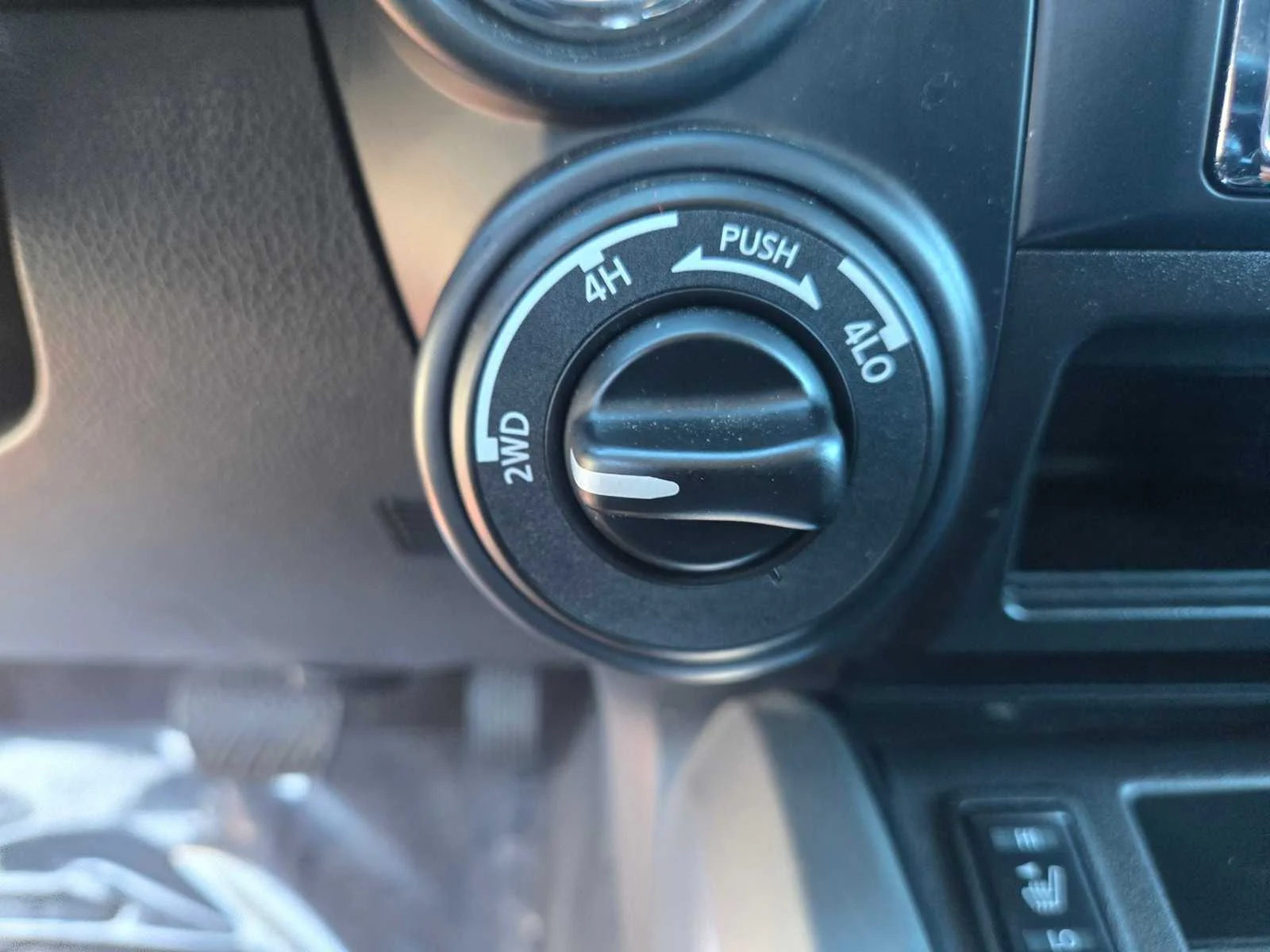Used 2023  Nissan SV image 19