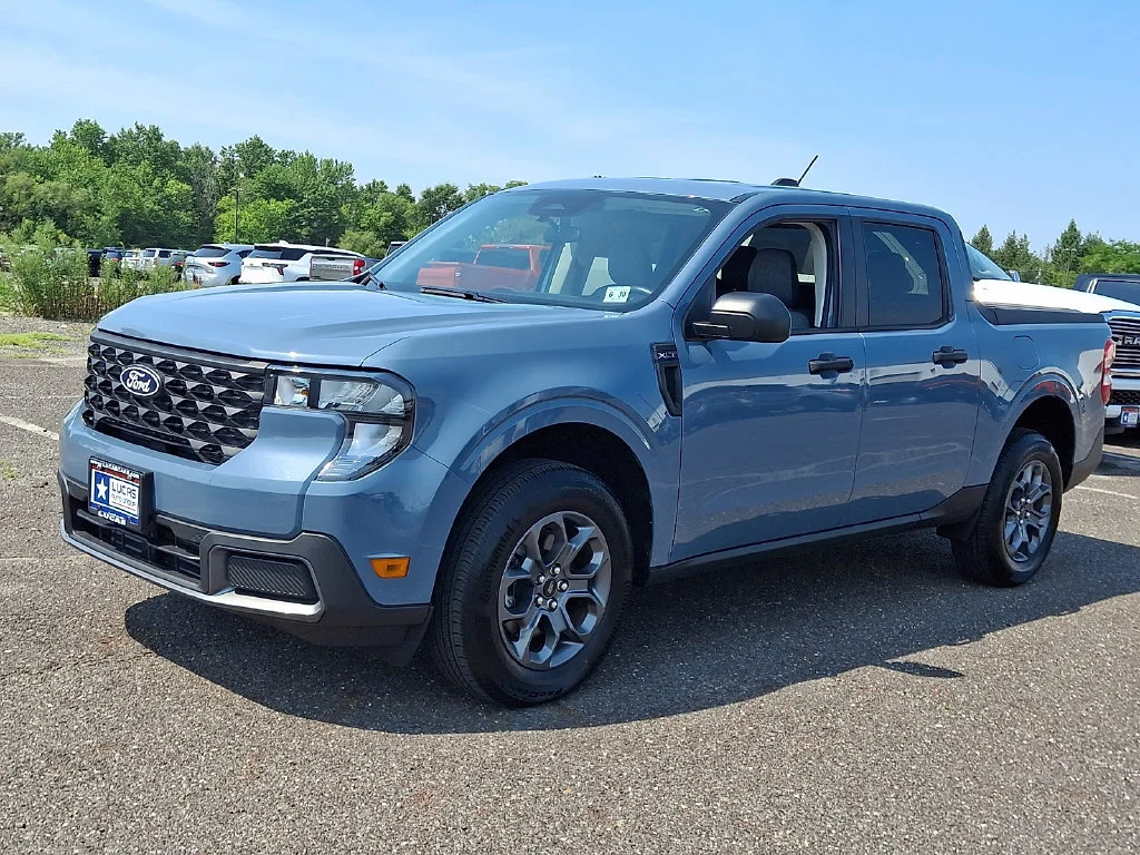 Used 2025 Gray Ford XLT image 6