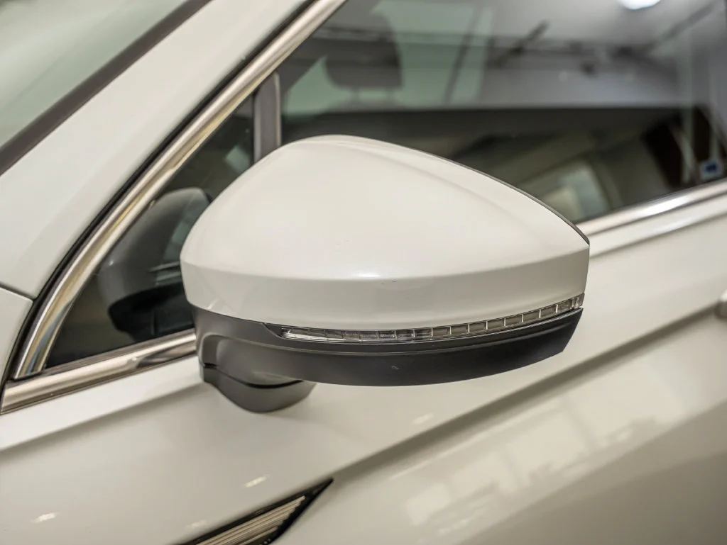 Used 2023 Opal White Volkswagen 2.0T SE image 16