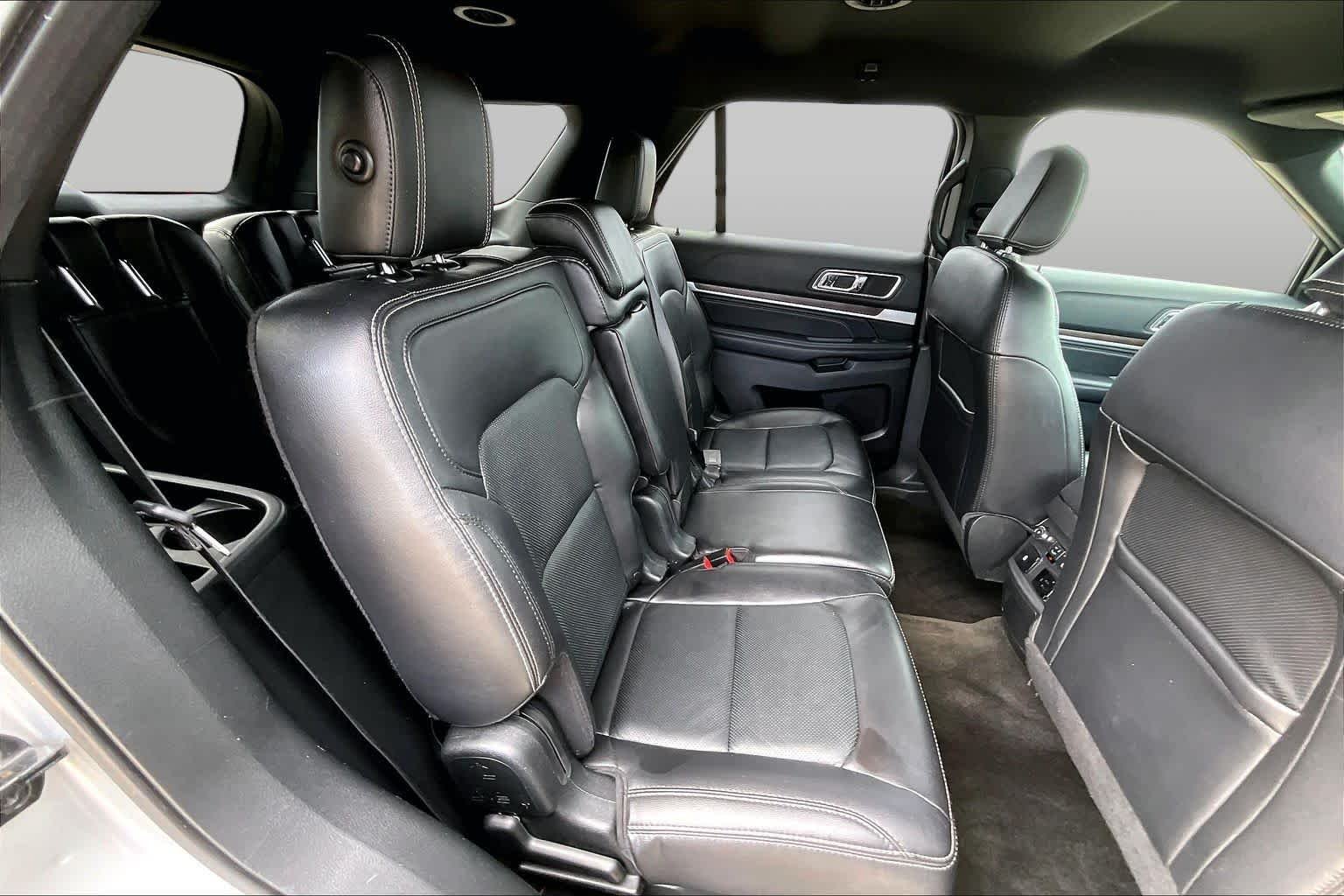 Used 2018 Ingot Silver Metallic Ford Limited image 20
