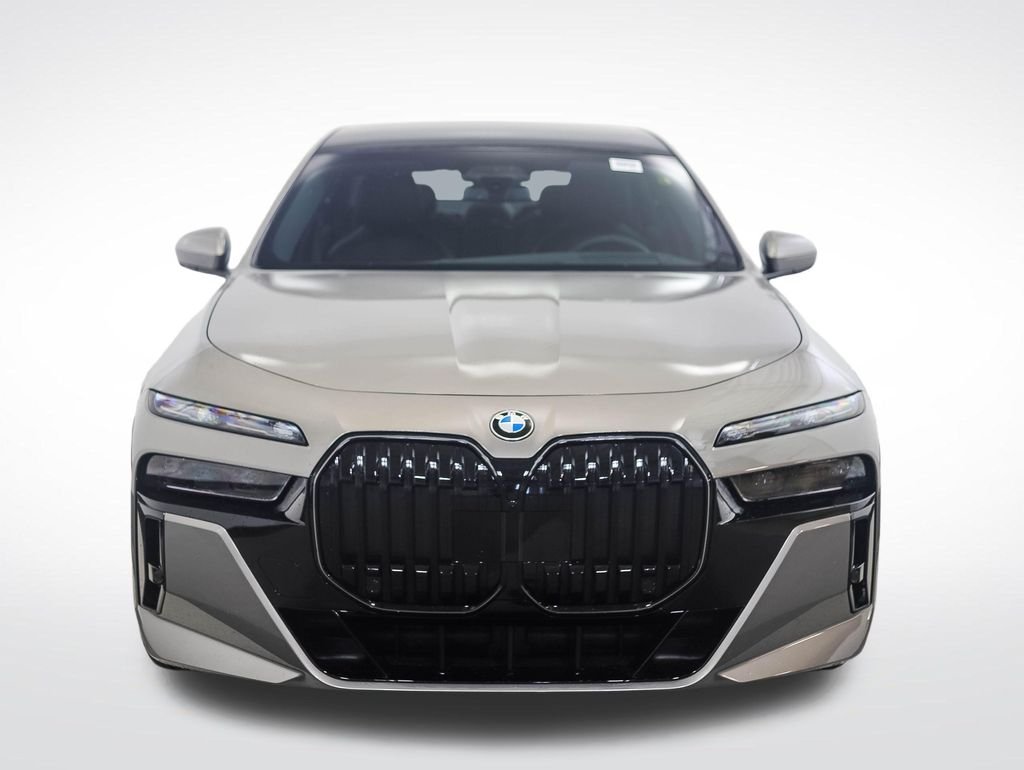 Used 2025 Gray Metallic BMW 760i xDrive image 8