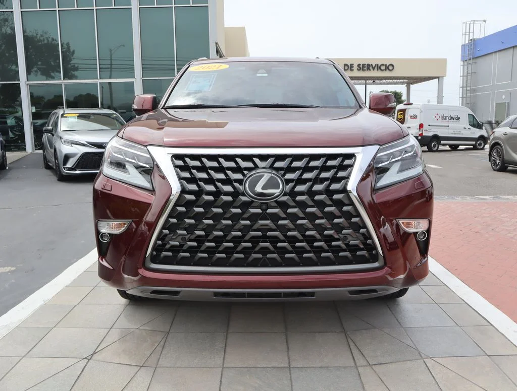 Used 2021  Lexus 460 Luxury image 2