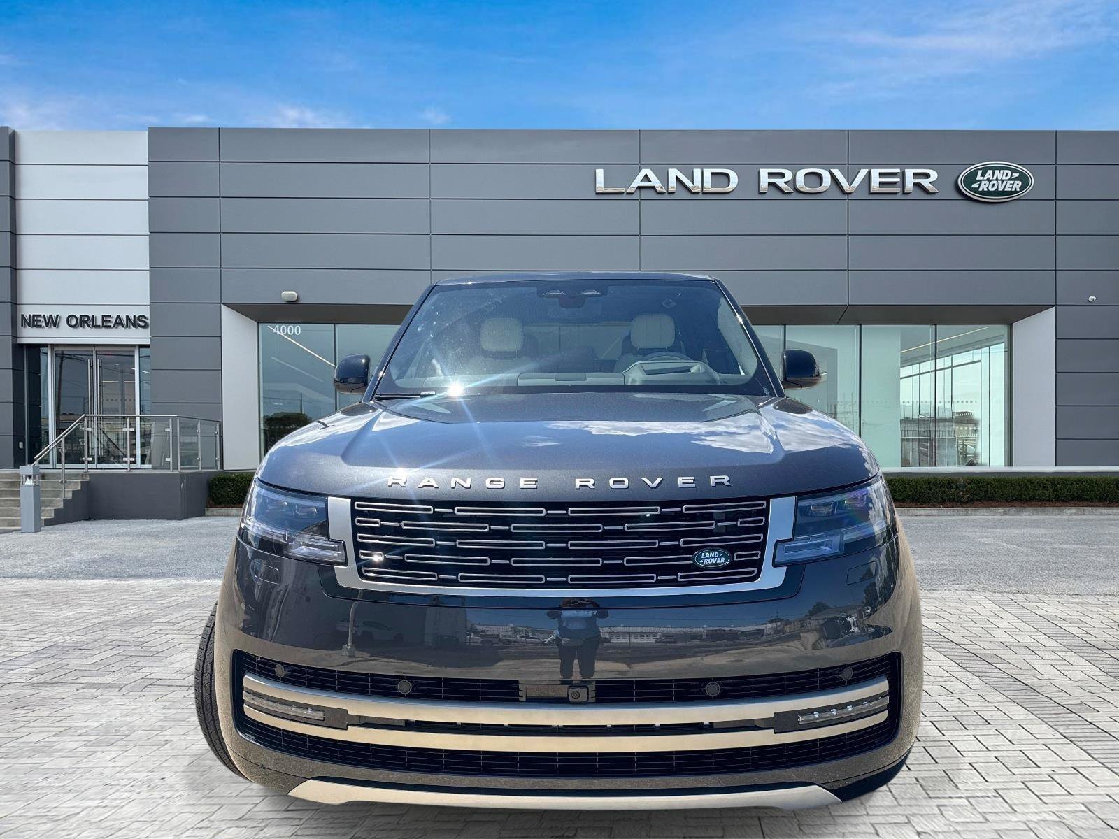 New 2026 Carpathian Grey LAND ROVER SE 7 Seats image 4