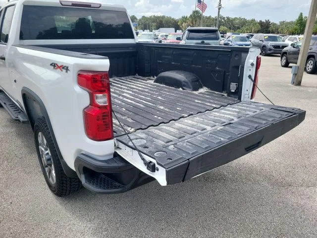 Used 2024 White Chevrolet Custom image 11