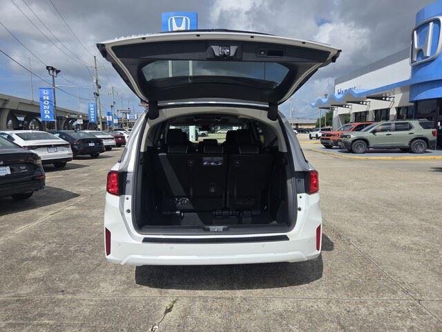New 2026 Platinum White Pearl Honda Touring image 27