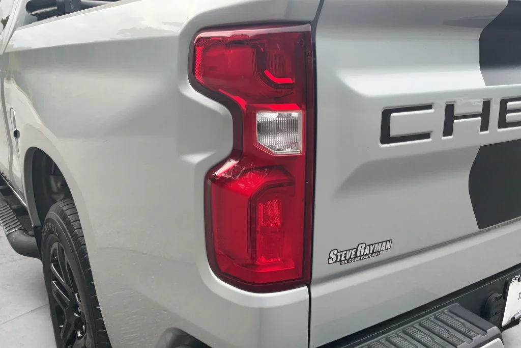 Used 2022 SILVER ICE METALLIC Chevrolet Custom image 28