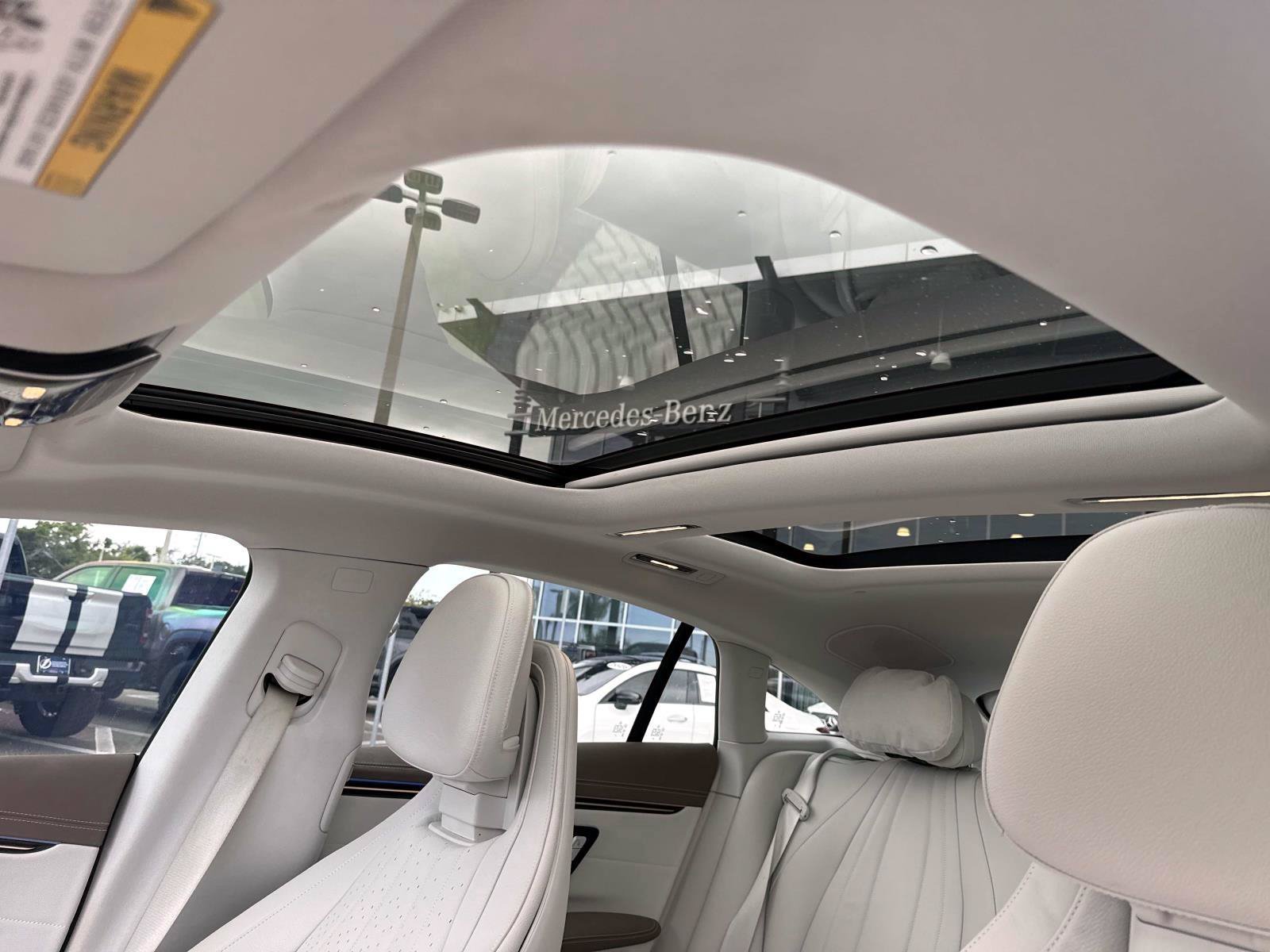 Used 2023 MANUFAKTUR Diamond White Metallic Mercedes-Benz 580 image 22