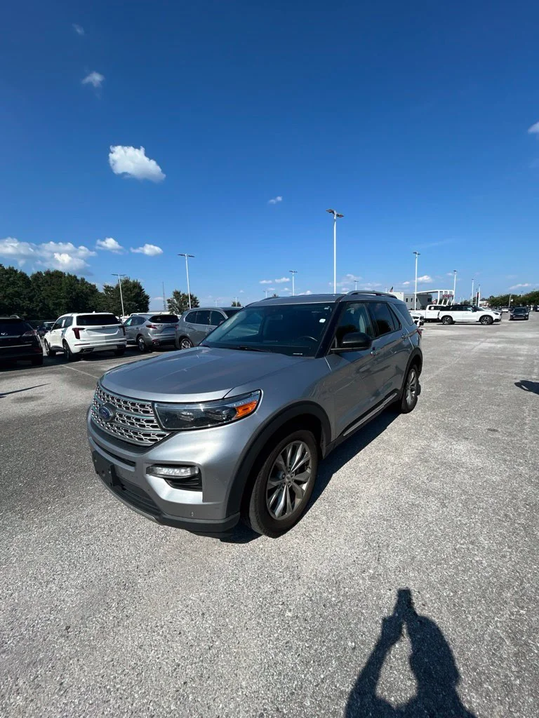 Used 2023 Silver Ford Limited image 6