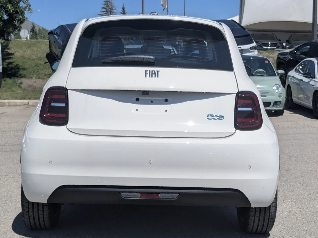 New 2026 White FIAT Pop - - FWD - Backup Camera - Lane Keep Assist - Rear Park Assist - Auto Climate & More! image 7