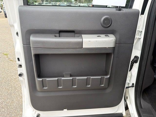 Used 2016 White Platinum Metallic Tri-Coat Ford Lariat image 13