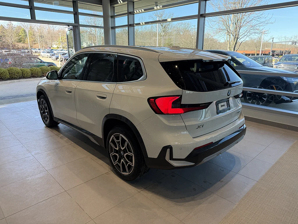 New 2026 Alpine White BMW xDrive28i image 4