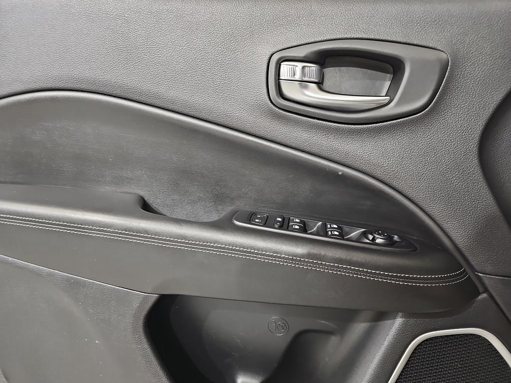 Used 2020 White Jeep High Altitude image 29