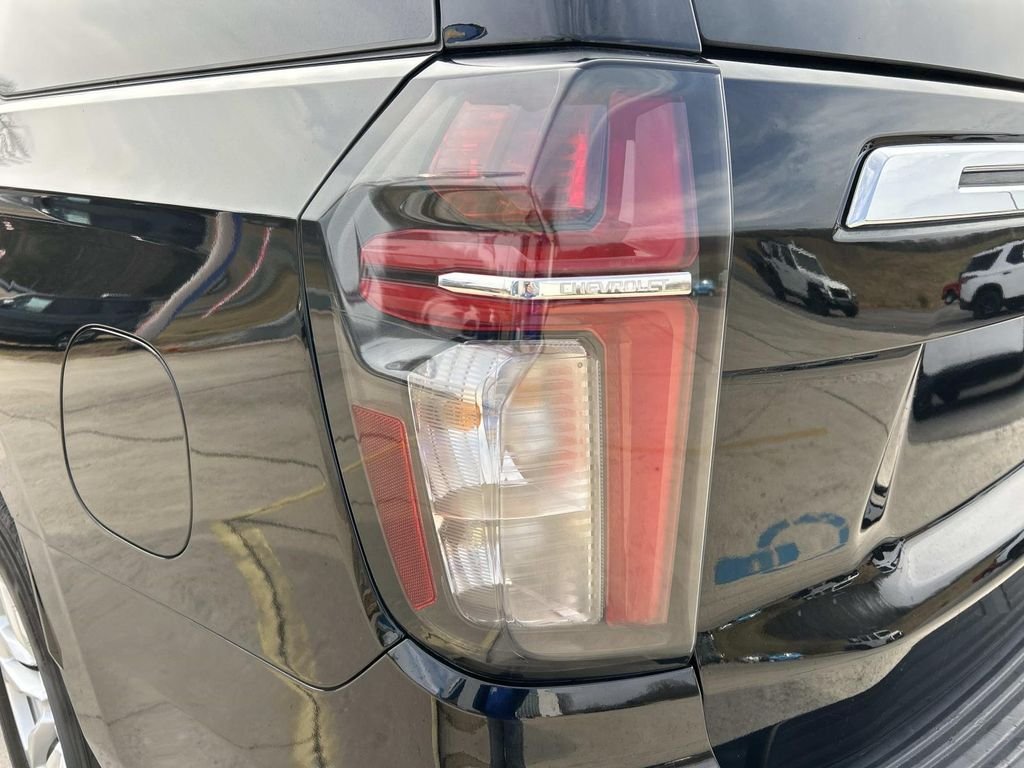 2023 Chevrolet Suburban LT - Photo 11