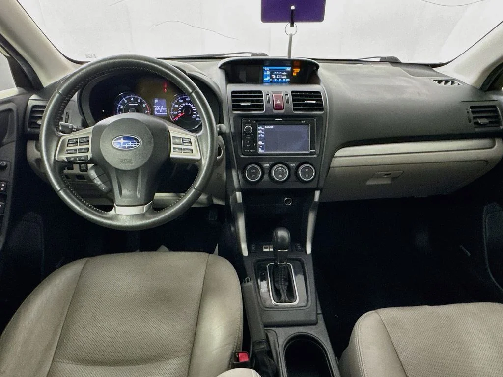 Used 2015 White Subaru 2.5i Touring image 27
