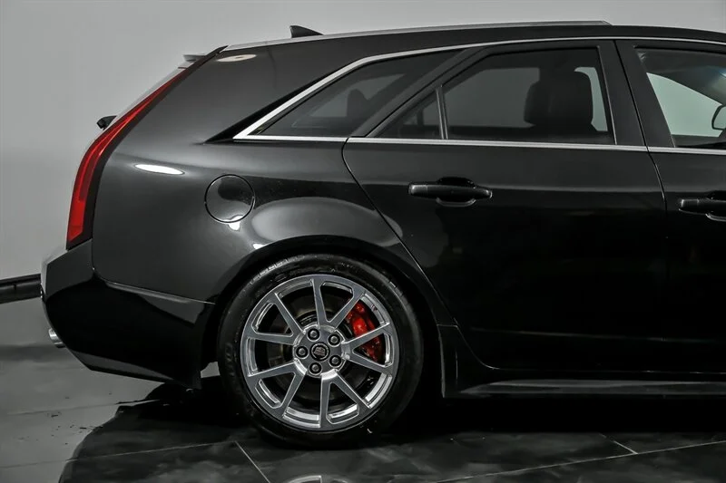 Used 2013 Black Diamond Tricoat Cadillac  image 11