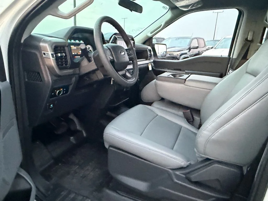 New 2026 Oxford White Ford XL image 6