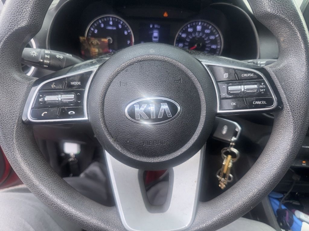 Used 2021 Red Kia LXS image 10