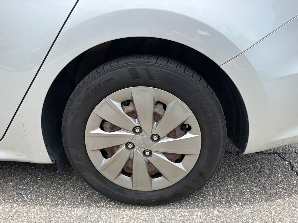 Used 2020 Silky Silver Kia S image 26