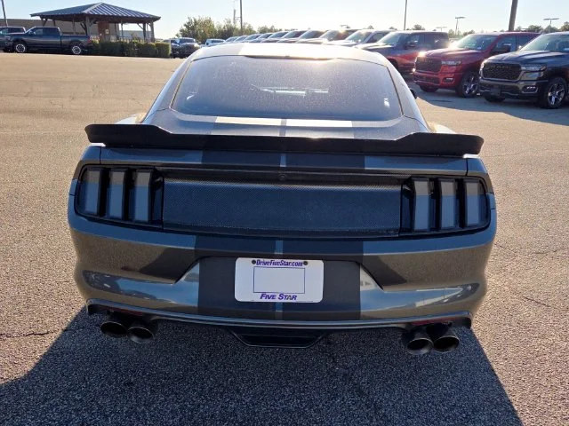 Used 2015  Ford GT image 19