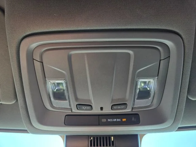 Used 2022 Summit White Chevrolet WT image 25